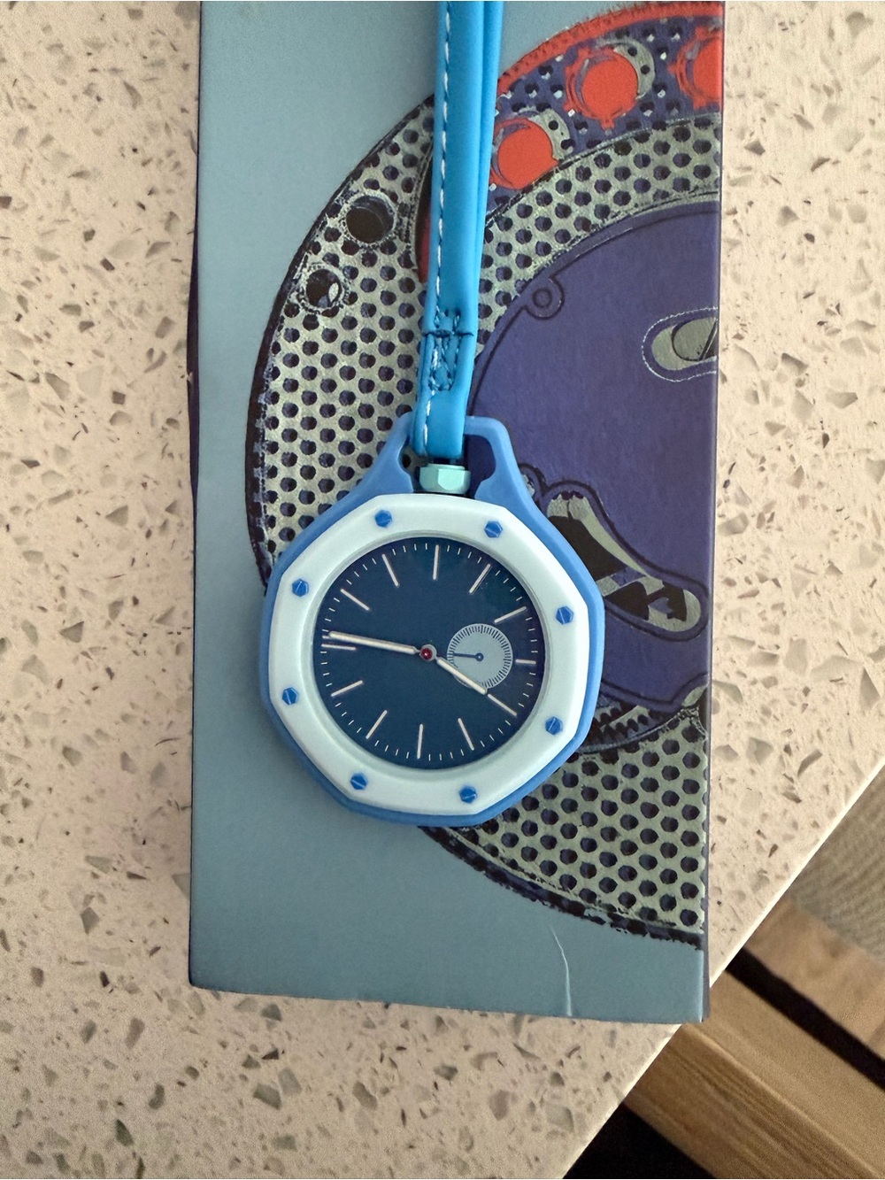 Pop up watch